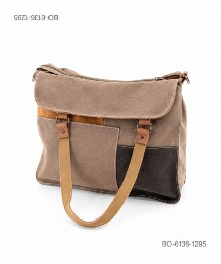 Bolso de Hombro Casual en Lona con Detalles en Contraste BO6136