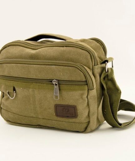 Morral con bolsillo con tapa y correa C3665