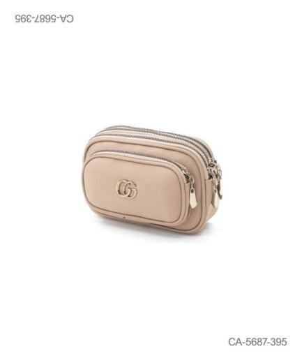 Bandolera Compacta de Triple Compartimento "Multi-Zip" –  Aplique Metálico Dorado y Organización Inteligente CA5687