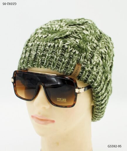 Gorro tejido con diseño acanalado y trenzado G5592