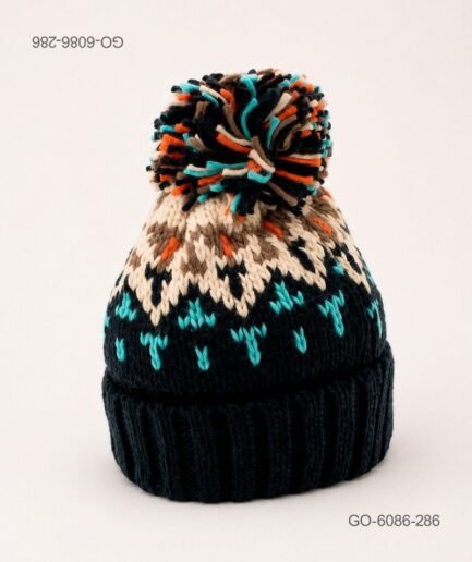 Gorro con Pompón en Lana Tejida con Diseño Multicolor – Color Azul Marino GO6086