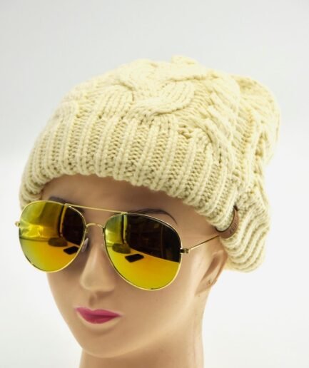 Gorro tejido crema con diseño trenzado GOR011