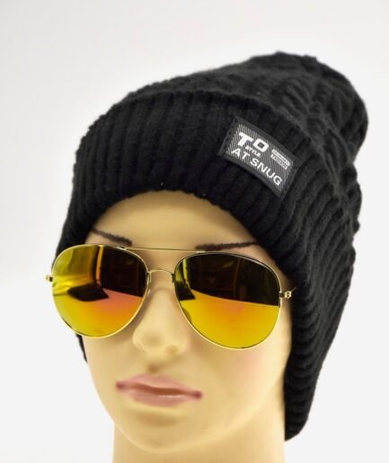 Gorro tejido tipo beanie en color negro GOR020