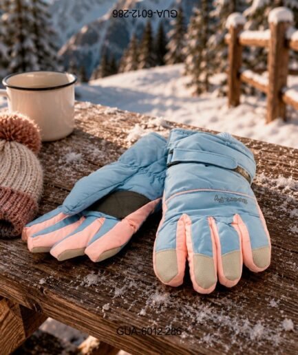 Guantes Deportivos "Sport.Fy": Protección impermeable y diseño técnico (Azul/Coral). GUA6012