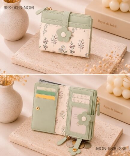 Billetera Corta Bifold "Cottagecore" con Estampado Botánico y Broche de Flor MON5830