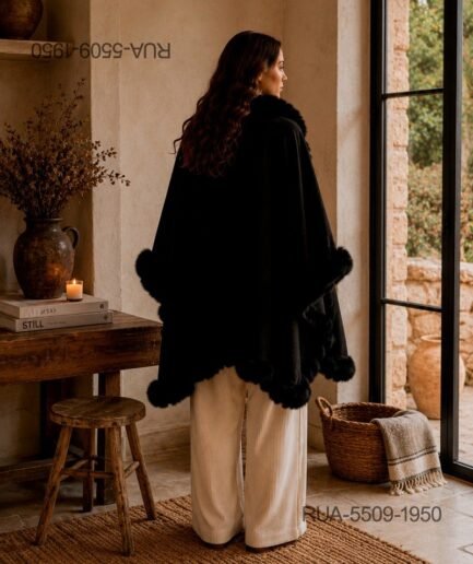 Capa De Paño Abrigo Invierno Con Ribete Pelo Sintético Negro RUA5509
