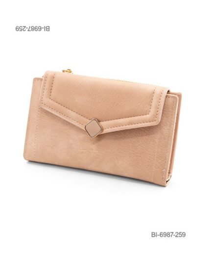 Billetera mediana de eco-cuero para dama con solapa frontal en forma de sobre y detalle de aplique romboidal metálico (color nude / beige claro) BI6987