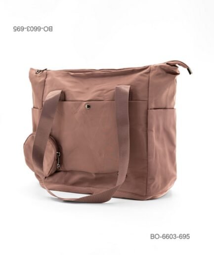Bolso de mano amplio de tela suave e impermeable para dama con asas de hombro, bolsillo frontal con broche, bolsillos laterales, cierre superior y monedero circular BO6603