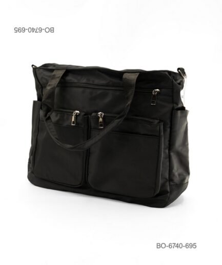 Bolso de mano amplio o de viaje de tela suave e impermeable para dama con asas de hombro, múltiples bolsillos frontales con cierre y diseño funcional BO6740