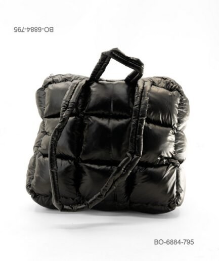 Bolso de mano acolchado (tipo puffer) de tela suave y brillante para dama con asas de hombro y diseño acolchonado en bloques BO6884
