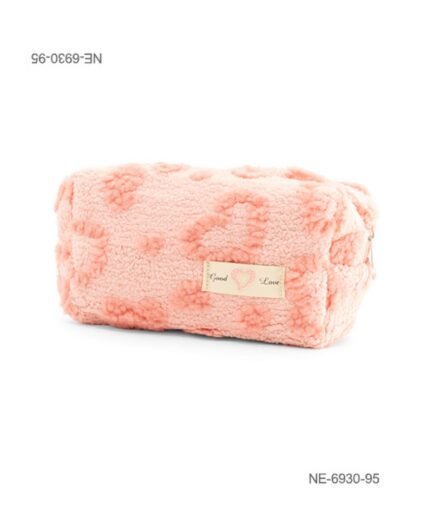 Neceser o estuche de textura suave y afelpada (tipo corderito) para dama con diseño de estampado de corazones NE6930
