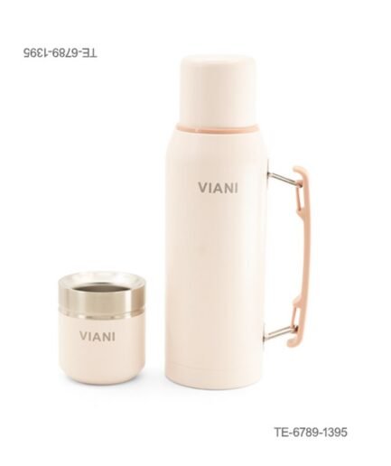 Set de termo metálico con asa lateral, la inscripción "VIANI" y mate a juego con borde de acero y la misma inscripción TE6789