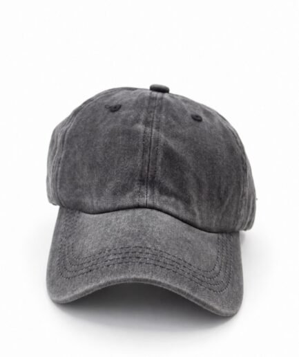 Gorra clásica de estilo béisbol confeccionada en lona lavada de algodón en color gris oscuro con acabado vintage G0123