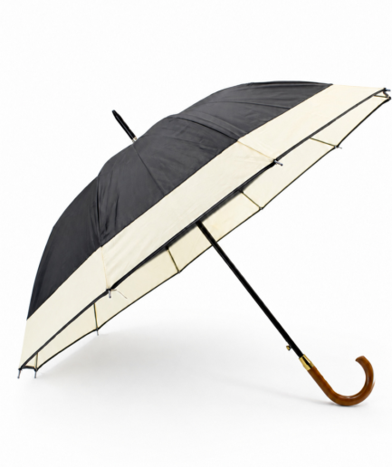 Paraguas clásico largo con diseño bicolor en negro y beige con mango curvo de madera PA0294