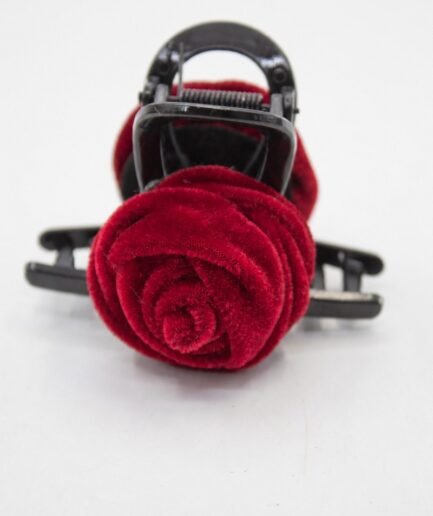Pinza para cabello con adorno de rosa de terciopelo rojo PE0245