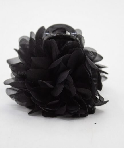 Pinza para cabello con adorno de flor grande de tela negra PE0252