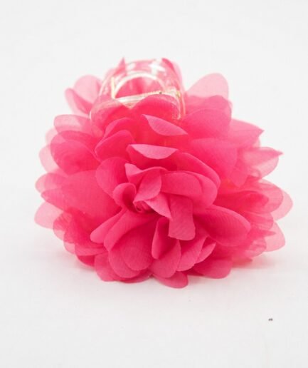 Pinza para cabello con adorno de flor grande de tela color fucsia PE0253
