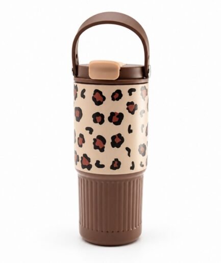 Vaso térmico o termo portátil de acero inoxidable con un diseño estampado de leopardo o animal print en la parte central y base estriada en color marrón T001 0171